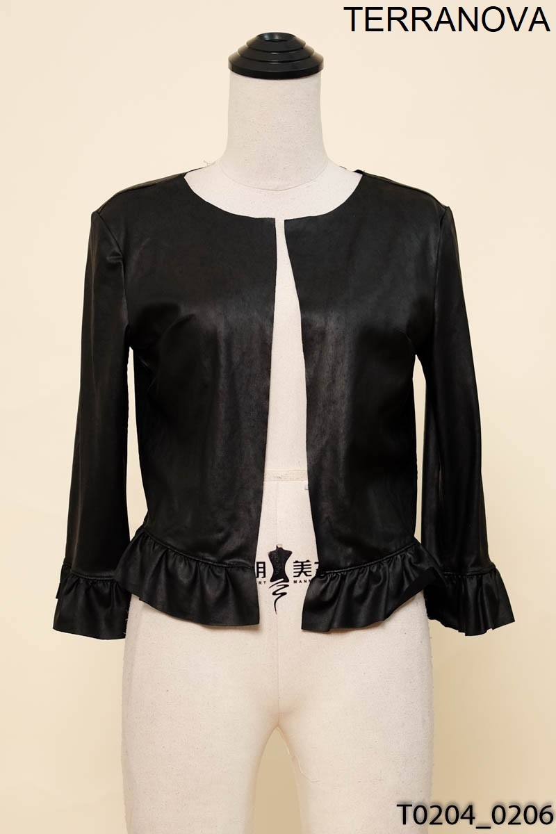 TERRANOVA- Áo khoác crop đen viền bèo