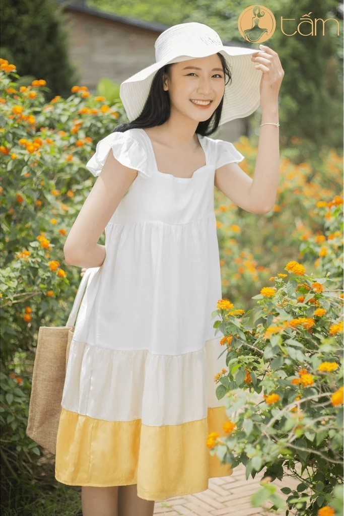 TẤM-Đầm trắng phối vàng be New Tags