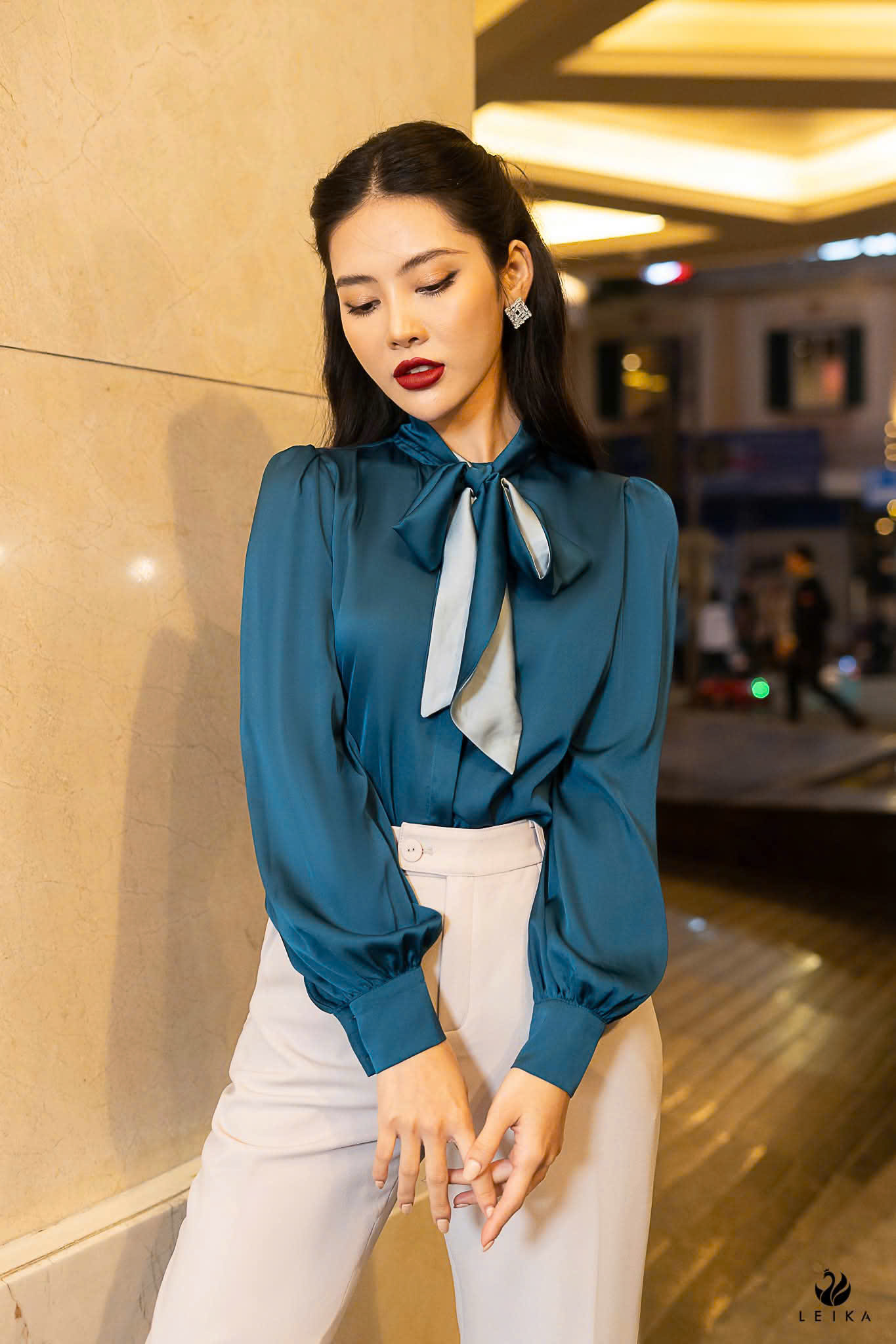 LEIKA - Áo sơ mi xanh nơ cổ