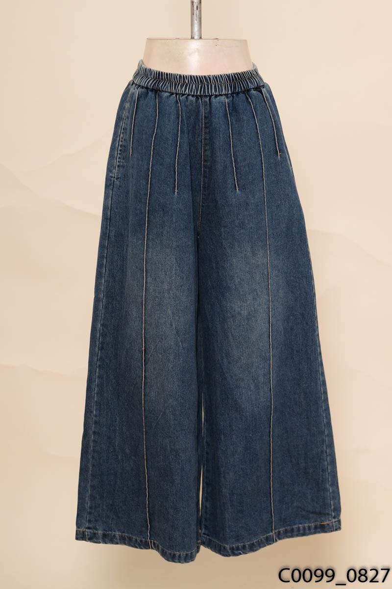 Quần jeans xanh ống rộng