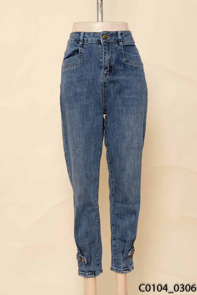 Quần jeans xanh ống bo