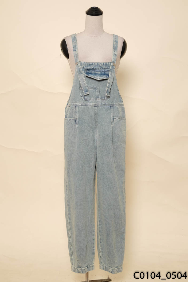 Quần jeans yếm ống rộng
