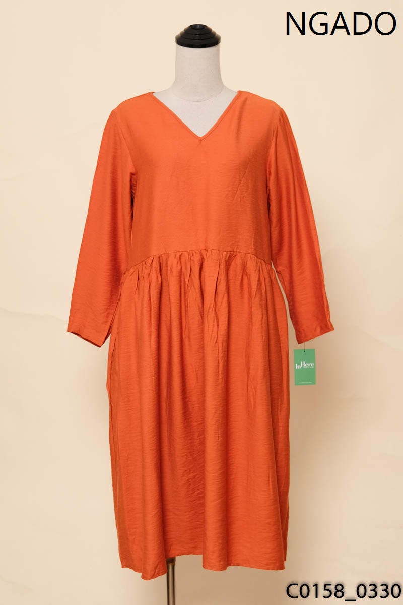 Đầm linen cam cổ V Ngado