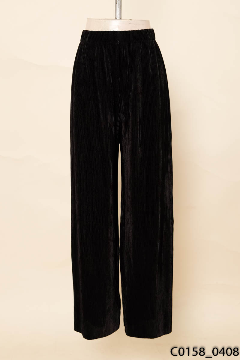 Quần đen xếp ly