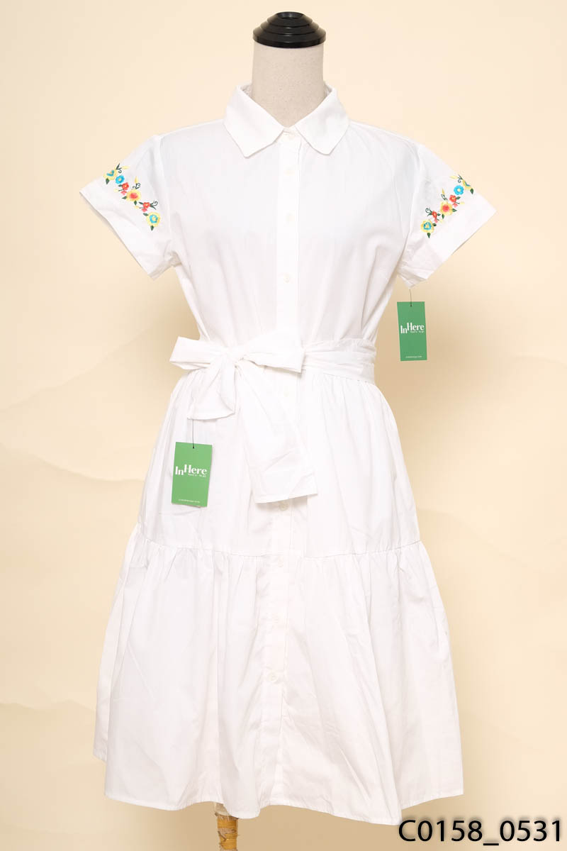 Đầm trắng thêu hoa kèm đai ASOS