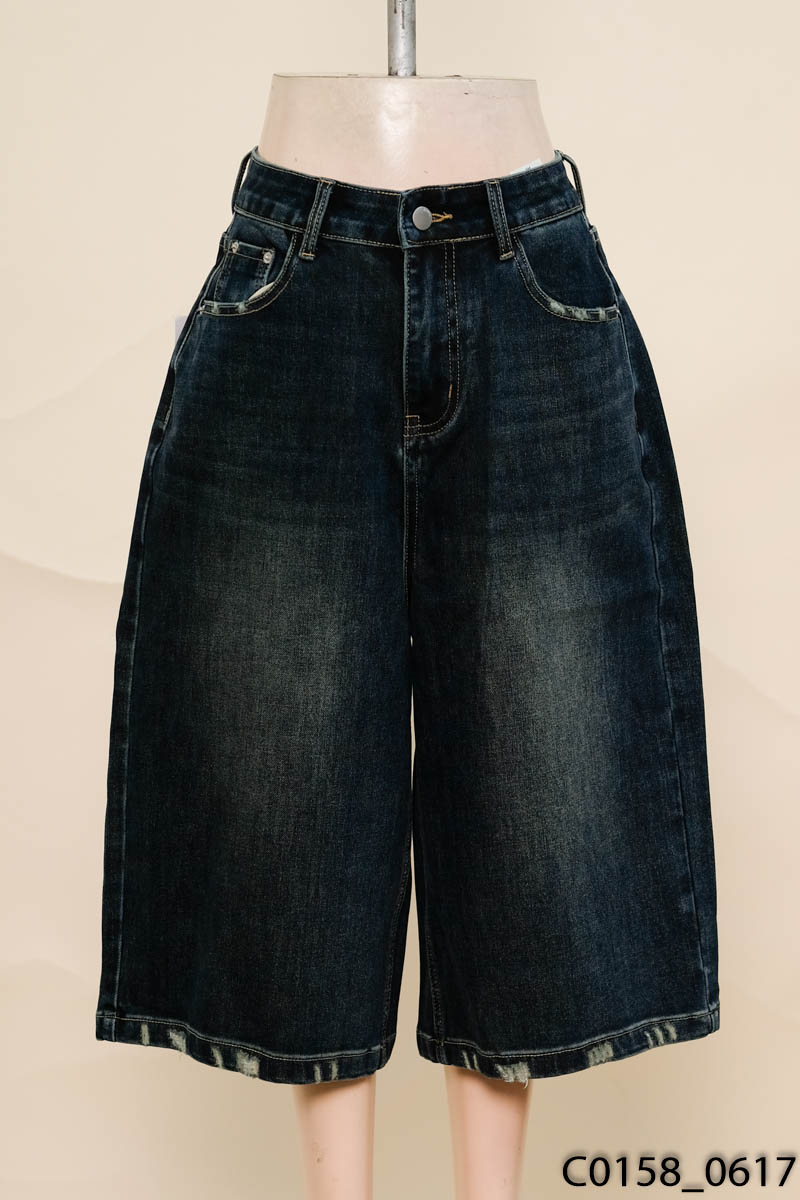 Quần jeans xanh dáng lửng form cứng New Tags