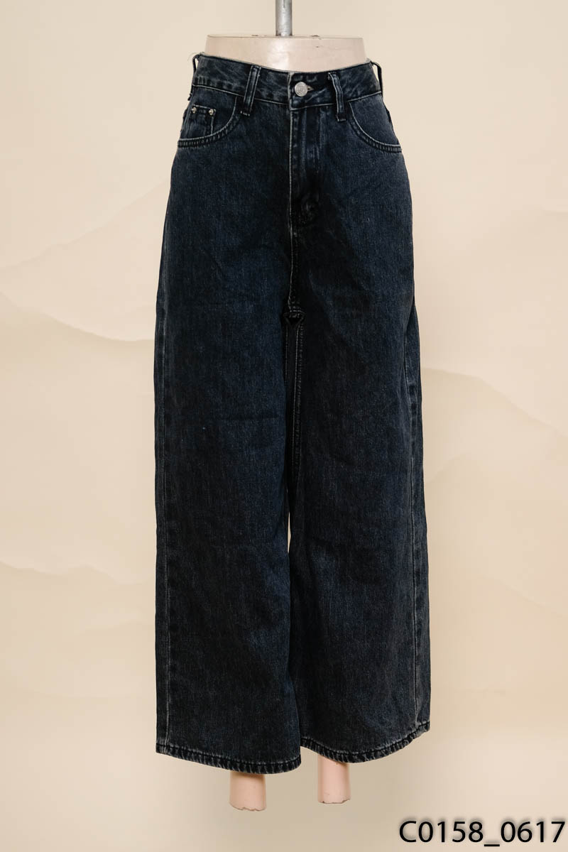 Quần jeans xanh ống rộng