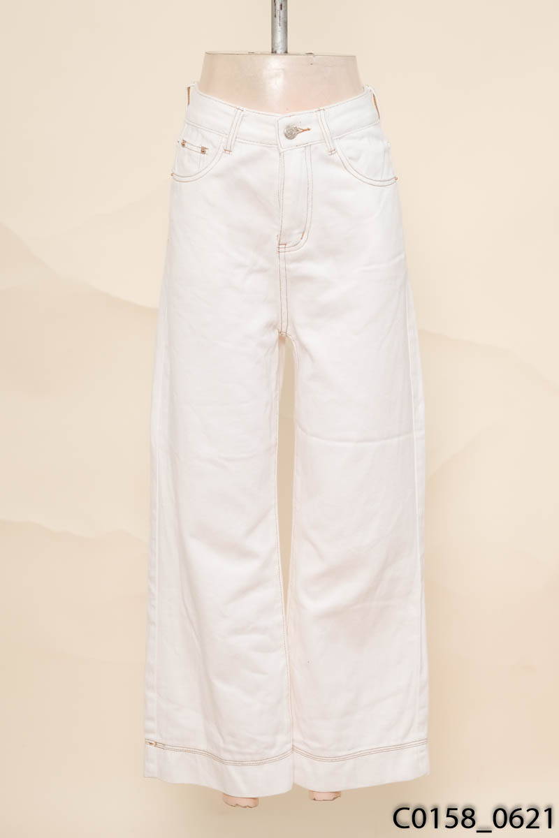 Quần kaki trắng chỉ nâu