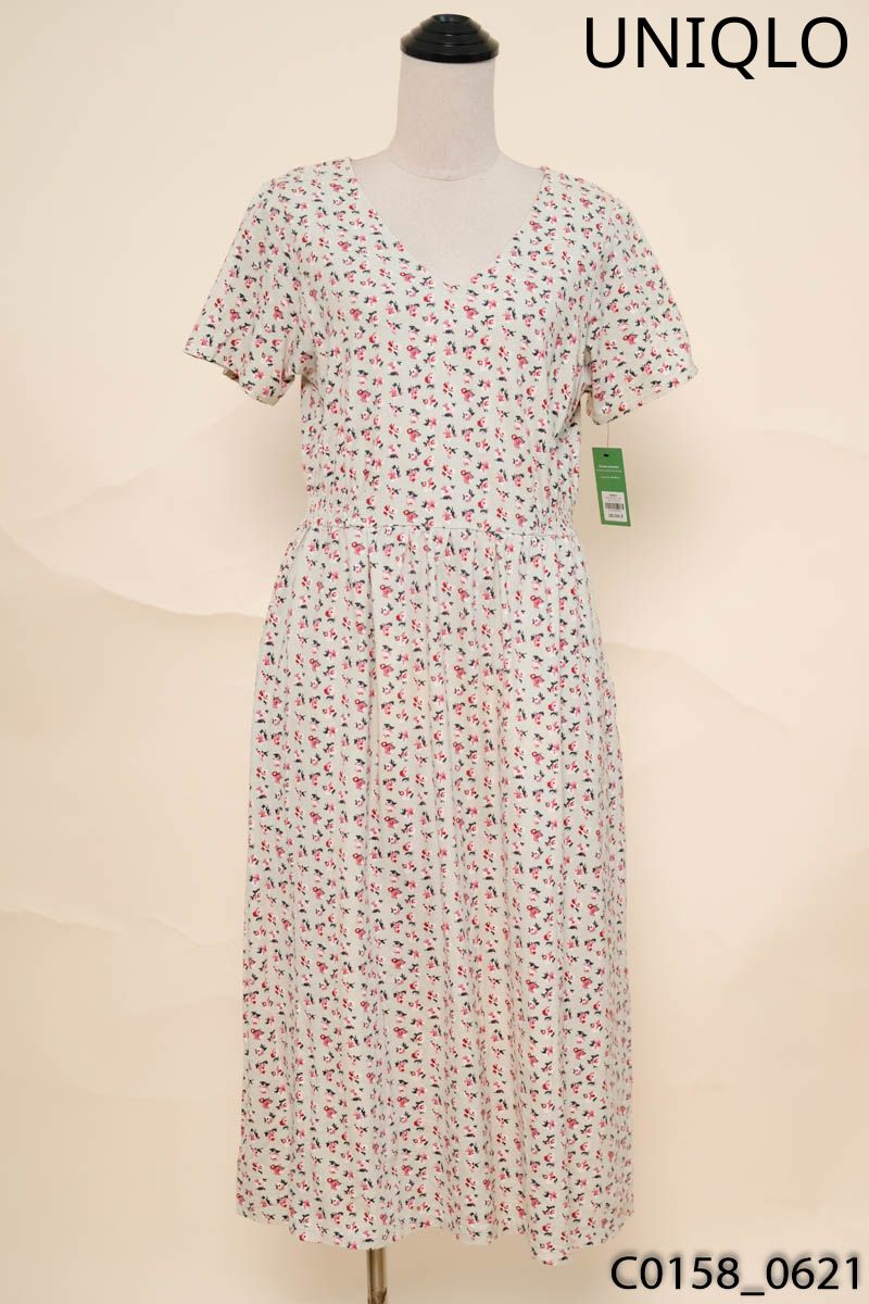 Đầm xanh mint hoa nhí hồng Uniqlo