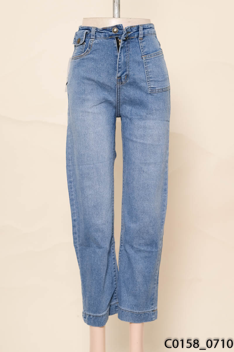 Quần jeans xanh nhạt ống suông New Tags