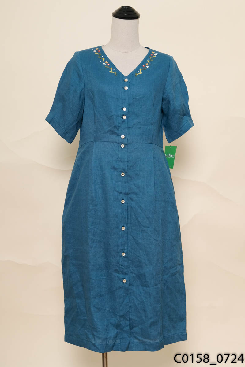 Đầm linen xanh họa tiết thêu