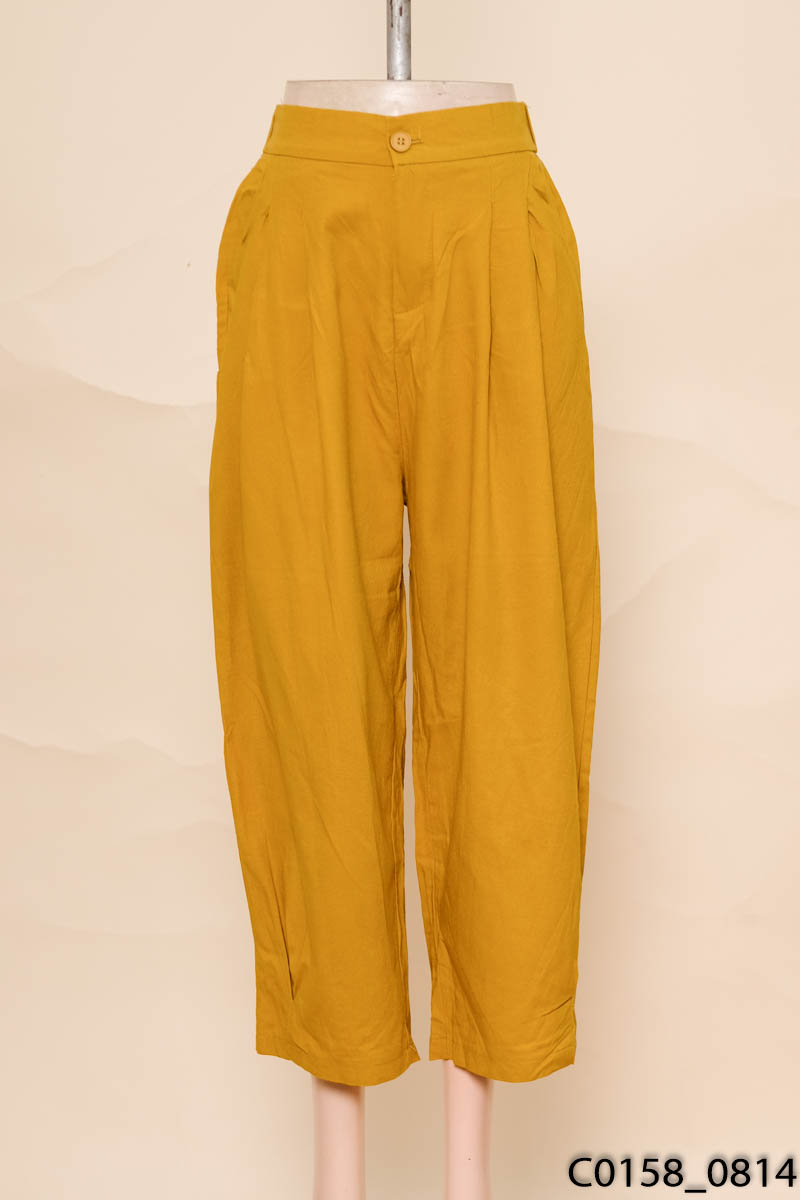 Quần linen vàng xếp li