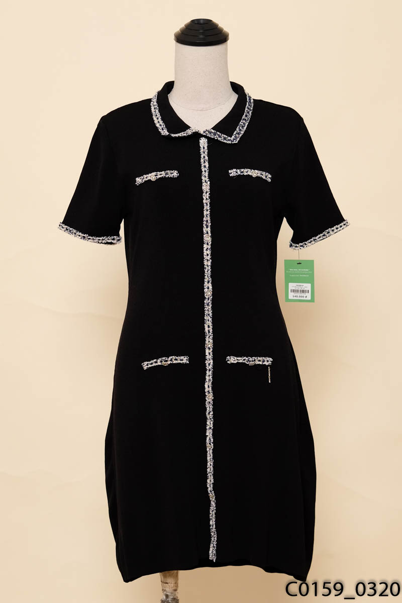 Đầm len đen viền dạ xanh