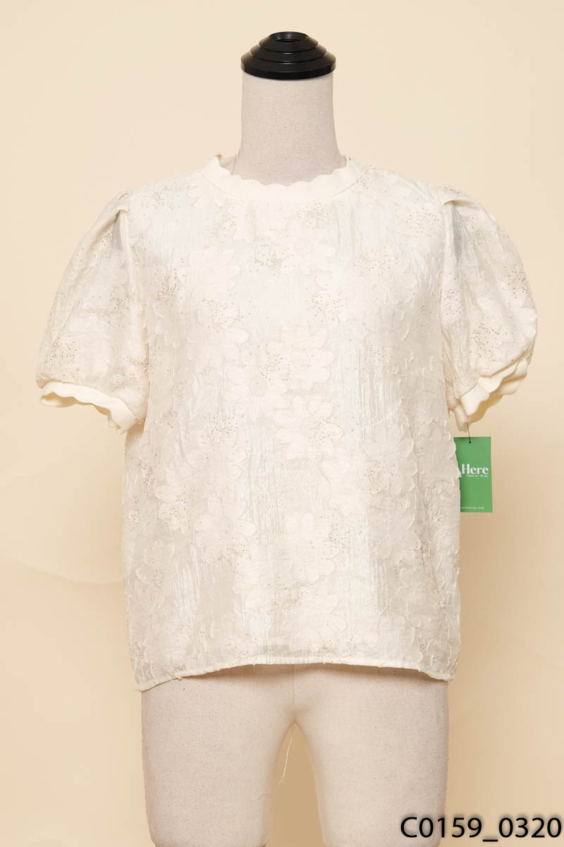 Áo be họa tiết hoa
