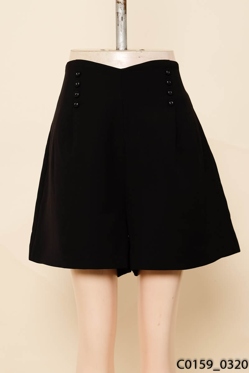 Quần shorts đen