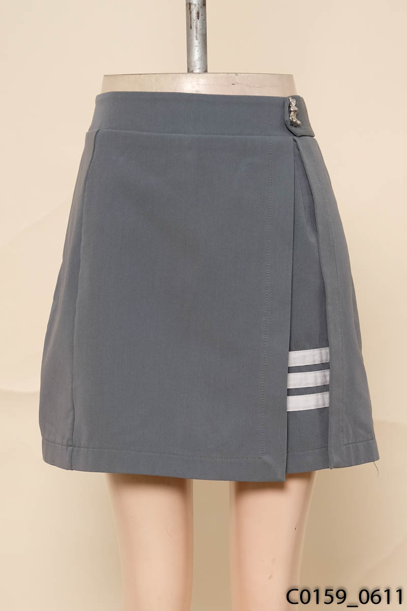 Quần short xanh giả váy