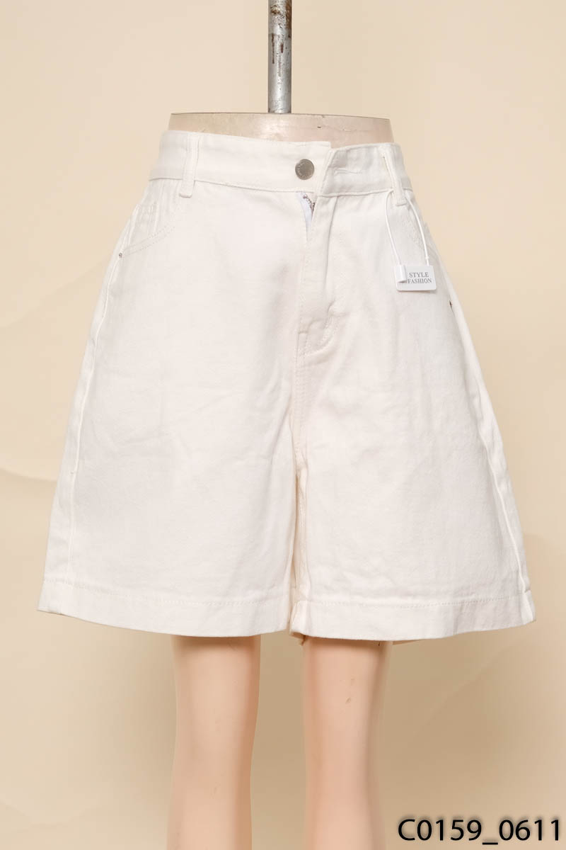 Quần ngố jeans trắng New Tags