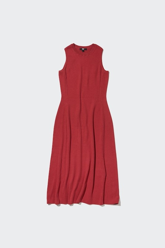 Đầm đỏ sát nách Uniqlo