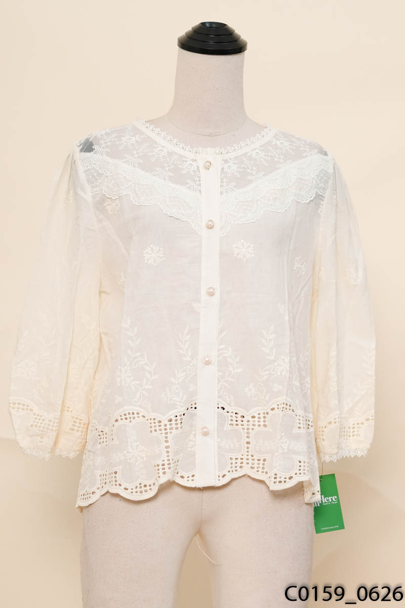 Áo be họa tiết thêu viền ren New Tags