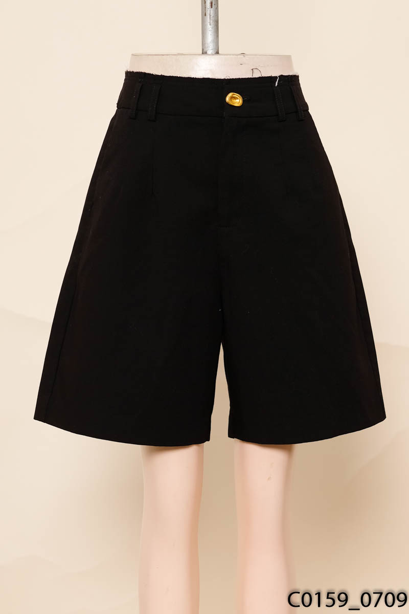Quần shorts đen