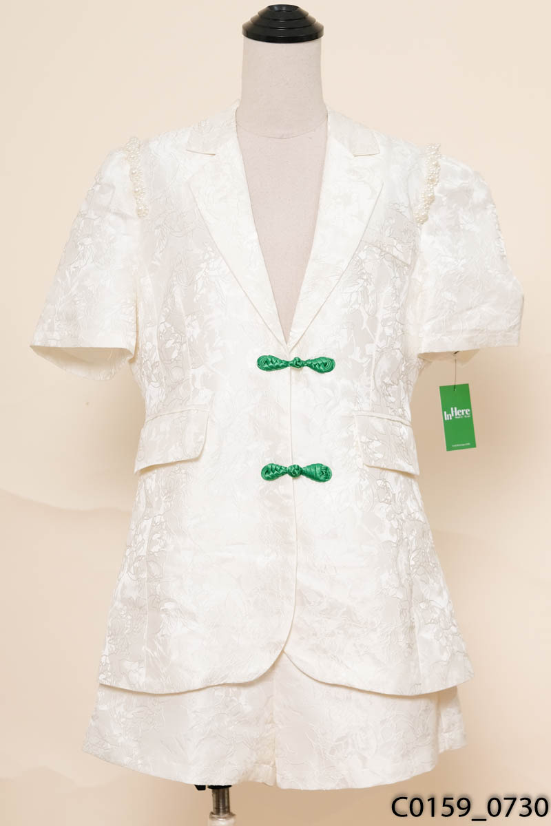 Set áo be cổ vest đính ngọc trai + quần shorts
