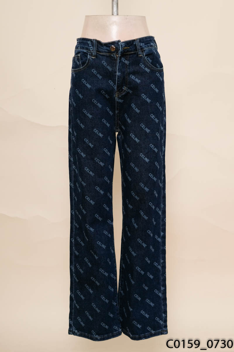 Quần jeans xanh họa tiết ống suông