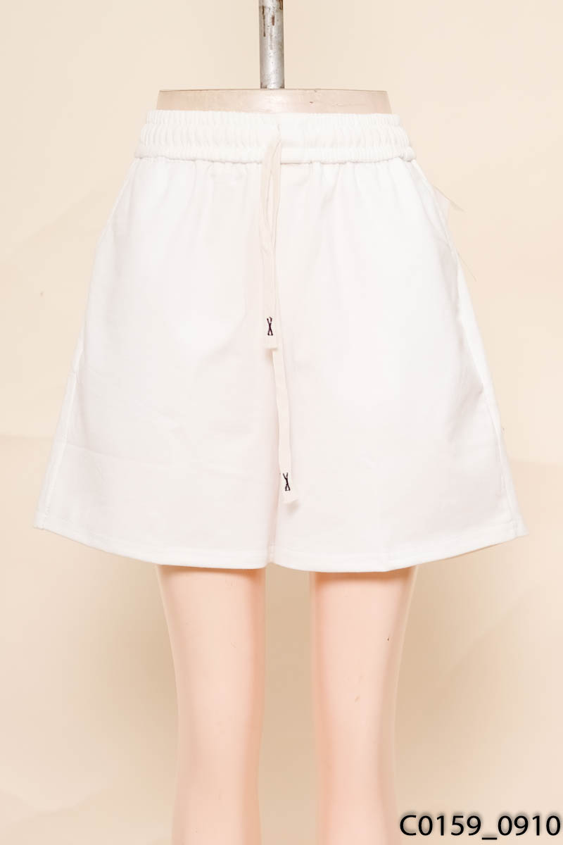 Quần shorts trắng New Tags