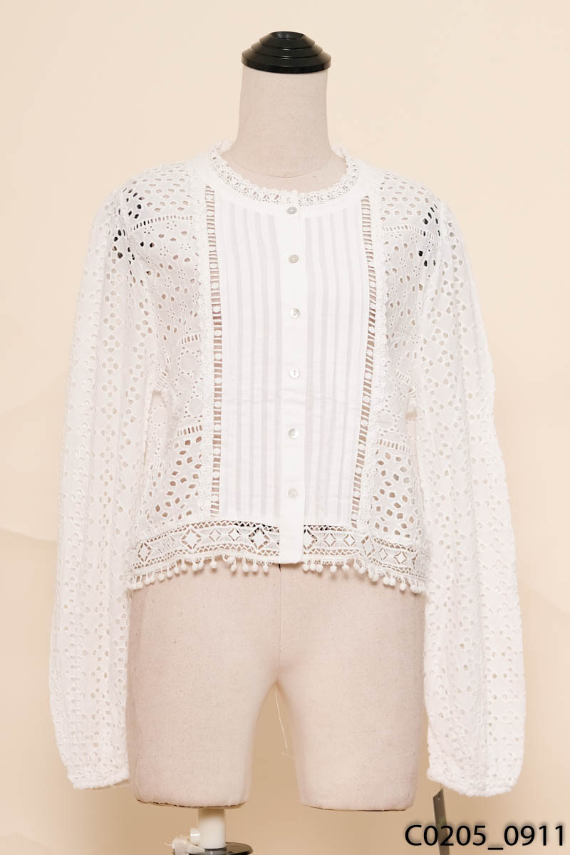 Áo trắng lỗ dài tay Zara