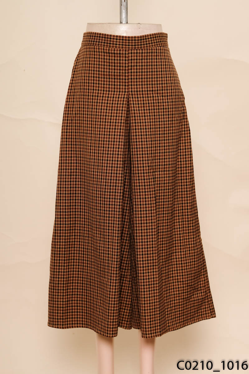 Quần culottes nâu kẻ caro