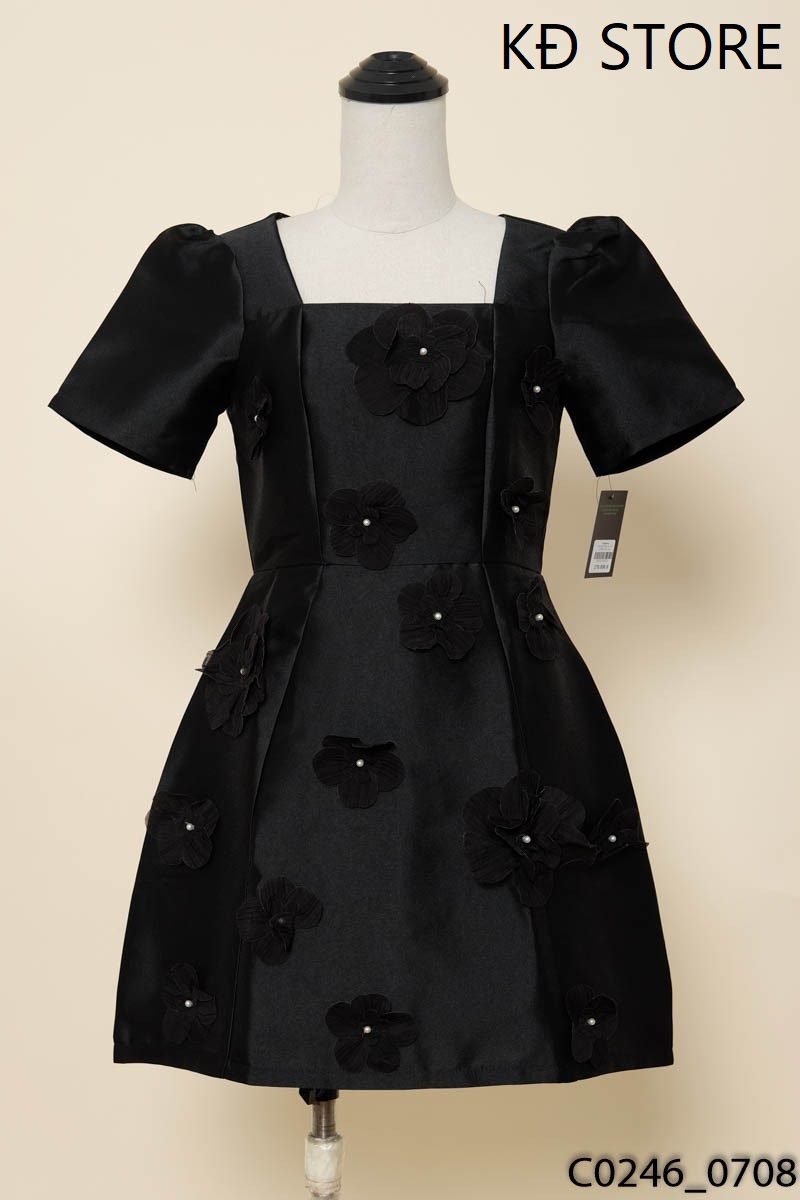 KĐ STORE- Đầm đen đính hoa New Tags