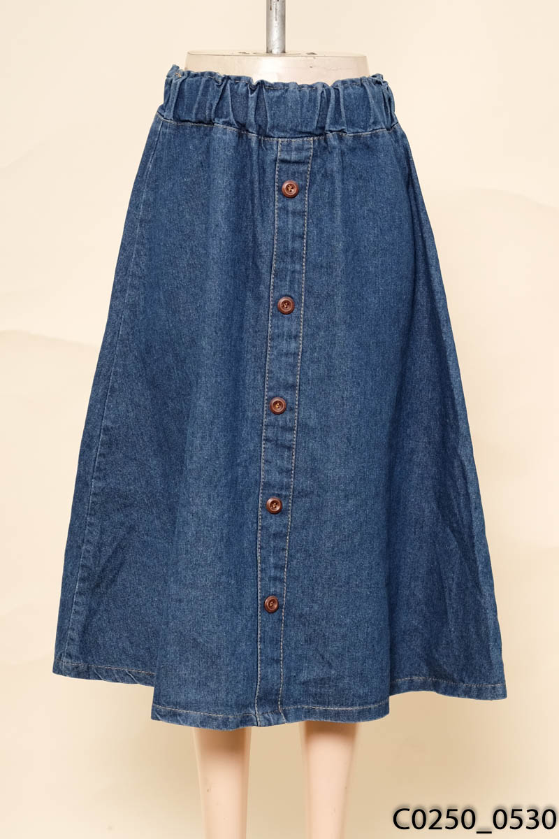 Chân váy jeans xanh phối cúc