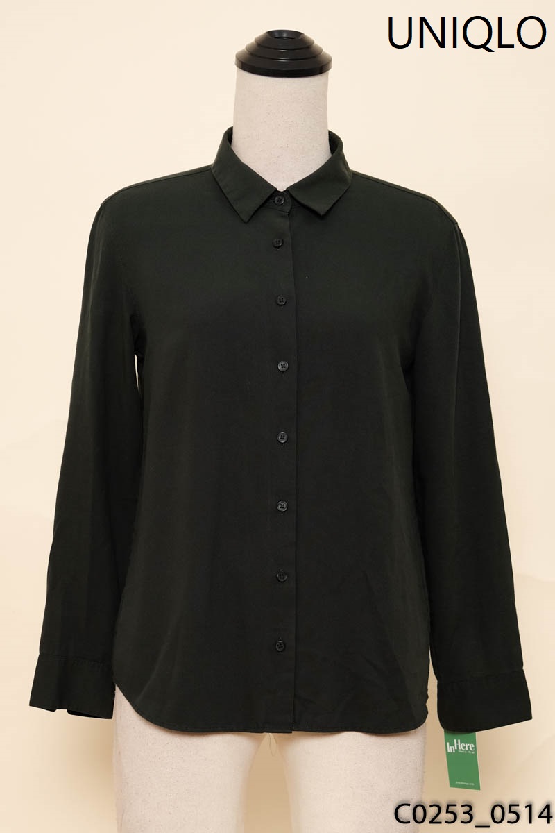 Áo sơ mi xanh lục Uniqlo