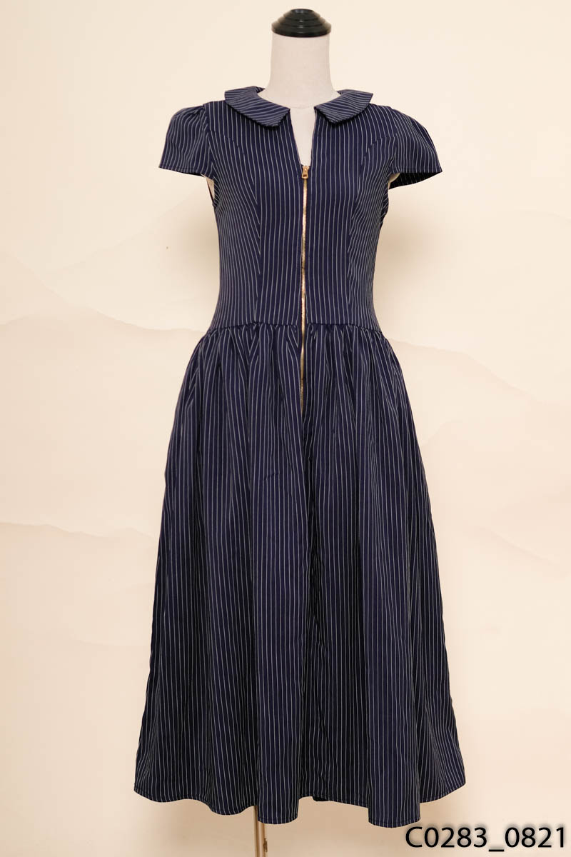 Đầm polo xanh kẻ sát nách