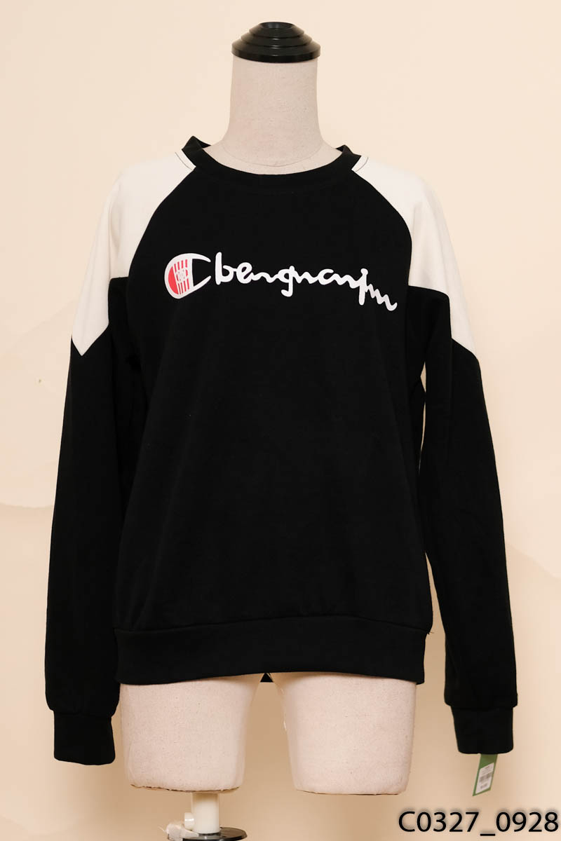Áo sweater đen phối be New Tags