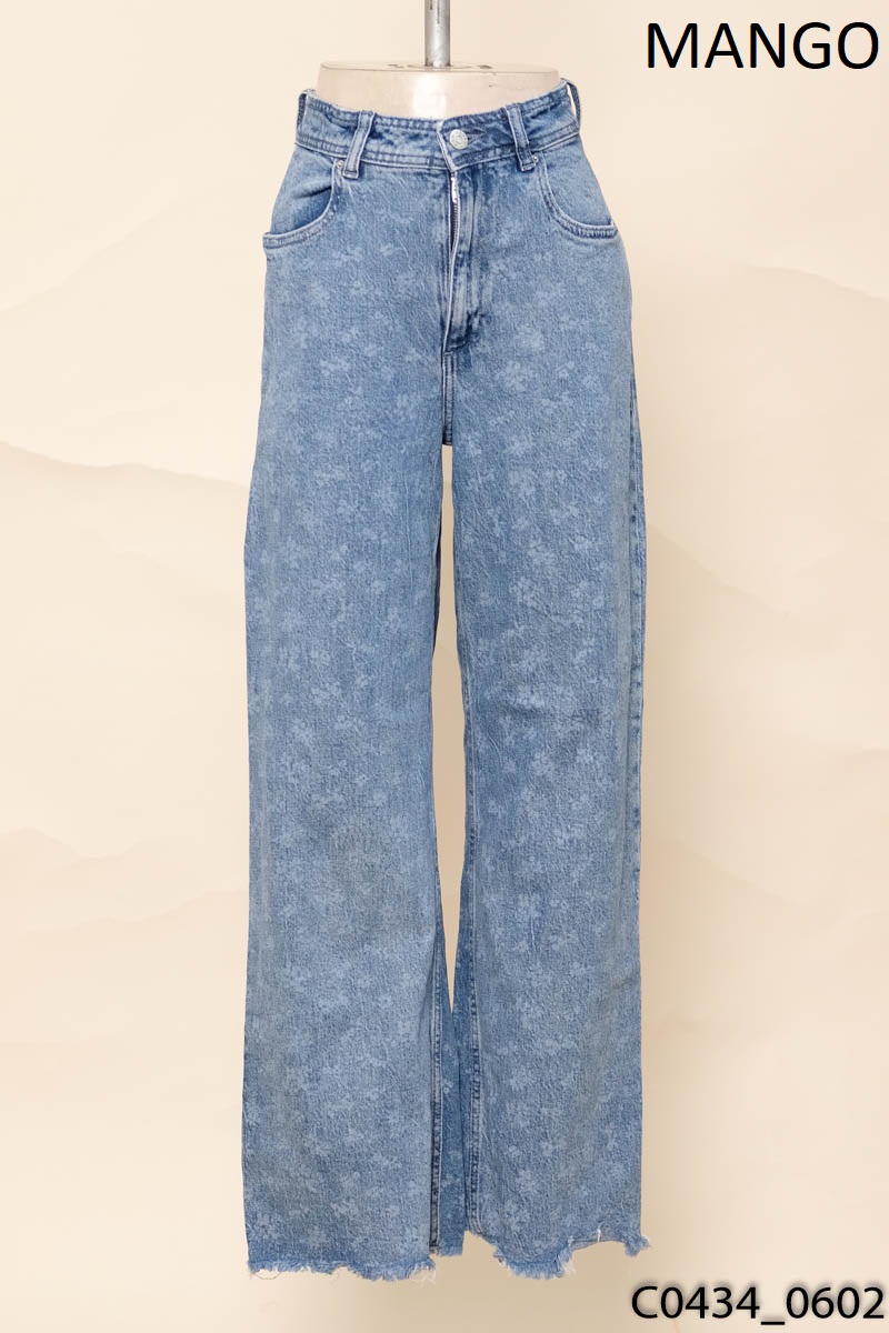 Quần jeans xanh ống rộng Mango
