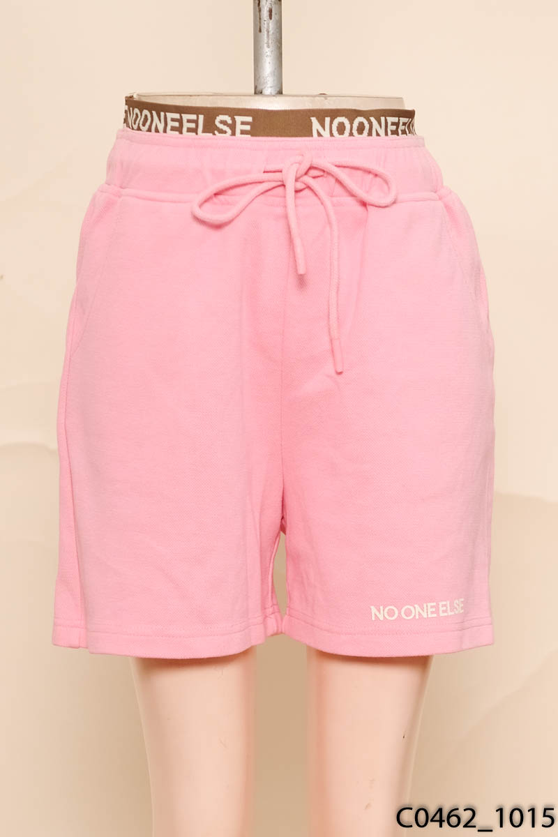 Quần shorts hồng