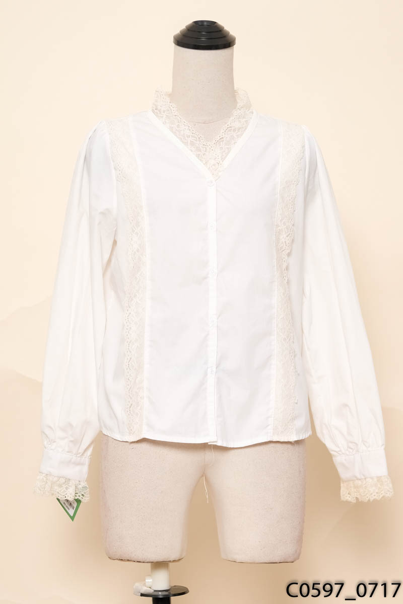 Áo trắng phối ren