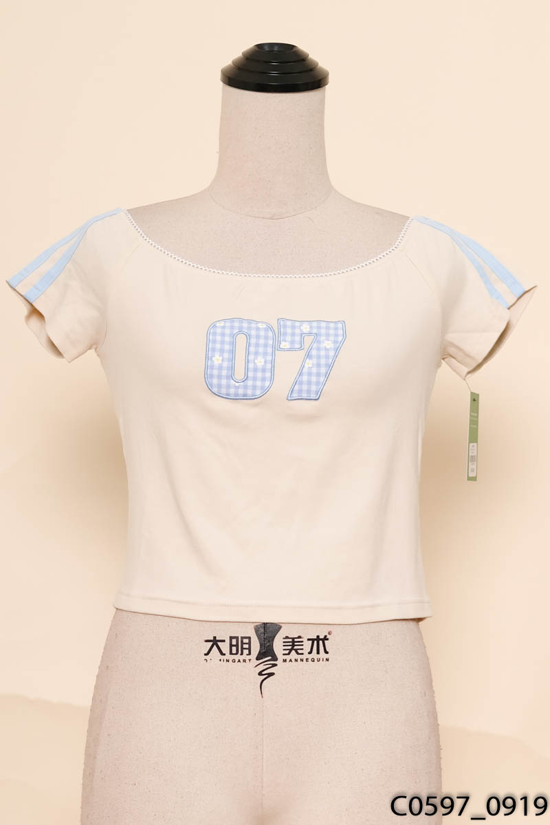 B.T.T - Áo be họa tiết