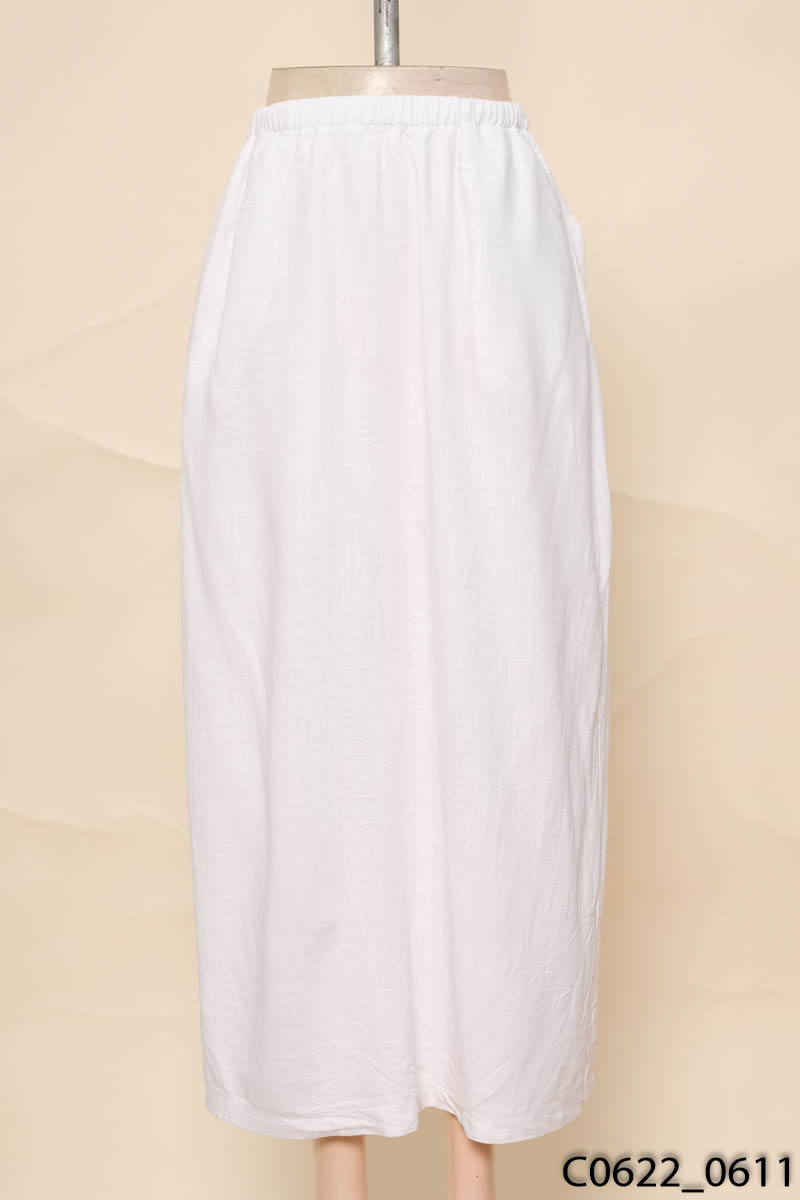 Chân váy trắng suông