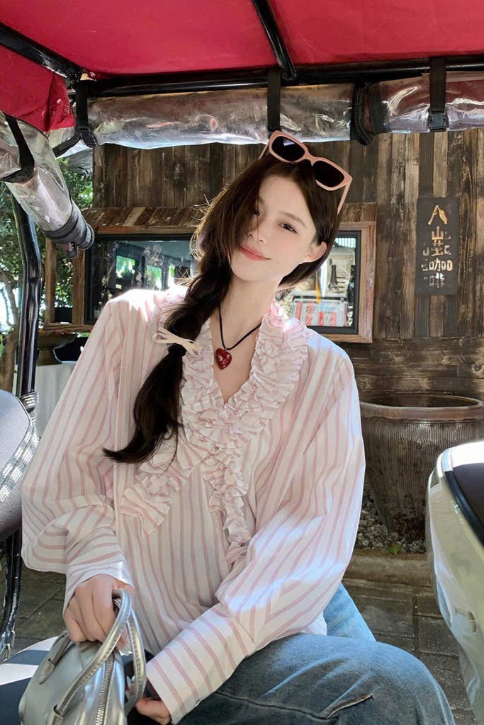 Áo cổ nơ bèo trắng sọc hồng