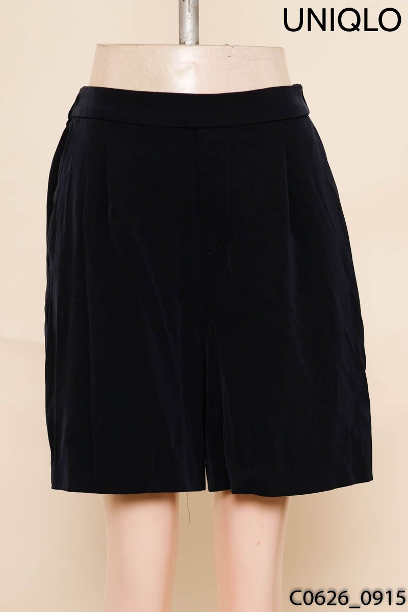 Quần shorts xanh Uniqlo
