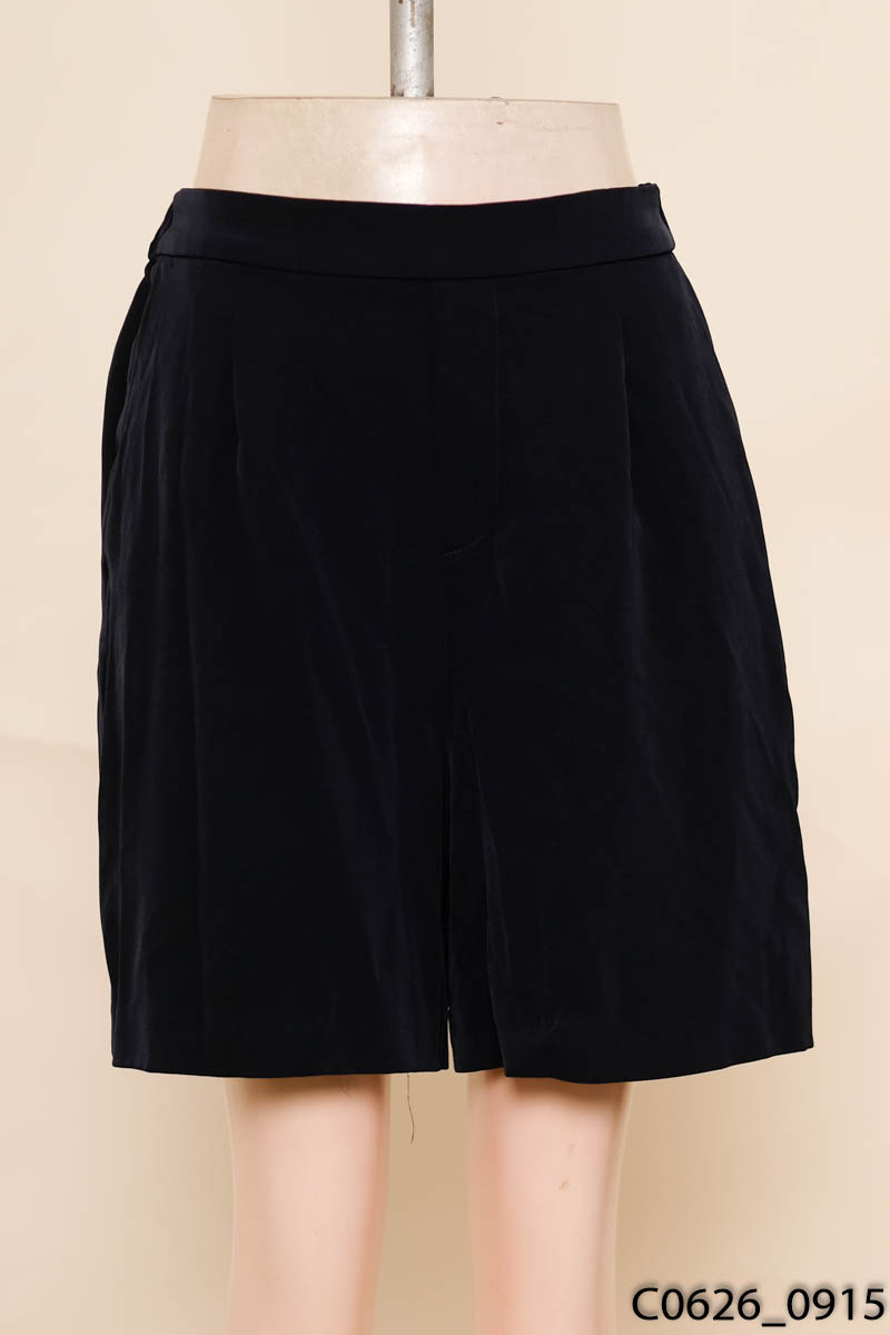 Quần shorts xanh Uniqlo