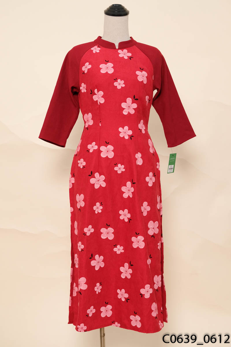 Áo dài đỏ họa tiết hoa