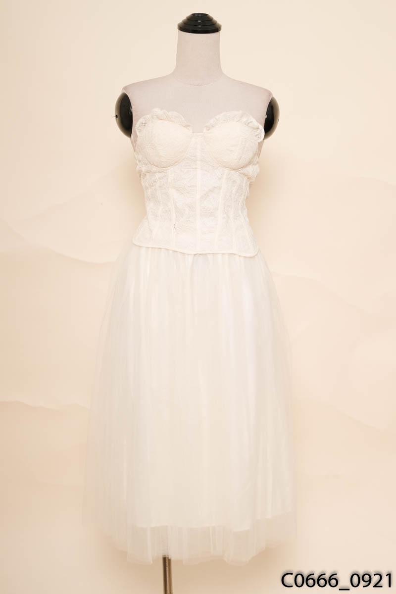 K.T BOUTIQUE - Set áo quây ngực be + chân váy phối lưới