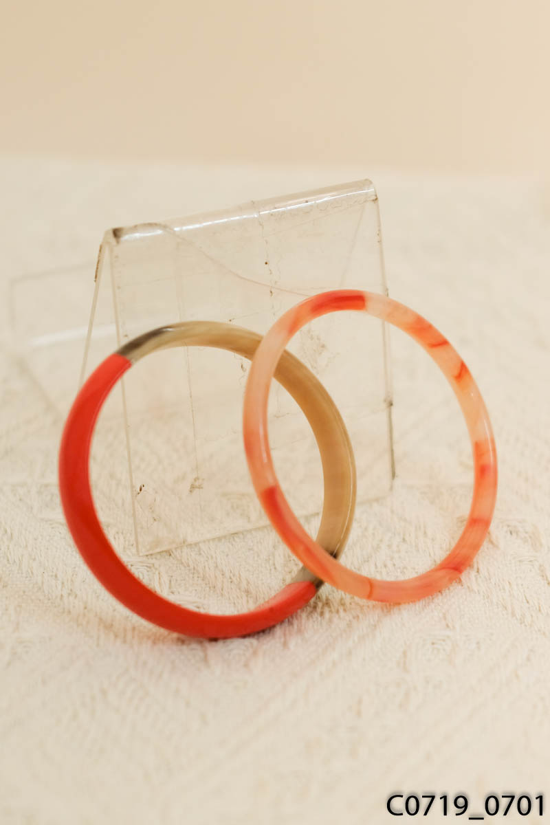 Set 2 vòng tay họa tiết