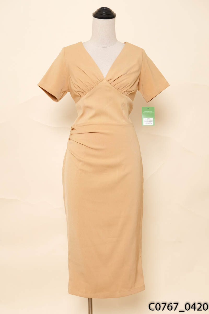 Đầm cam cổ V ngắn tay