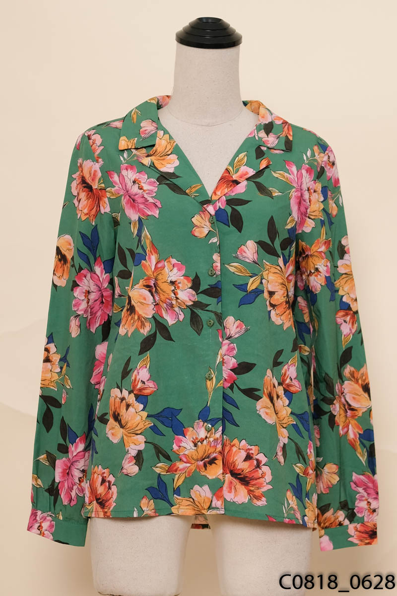 Áo xanh hoa cổ vest