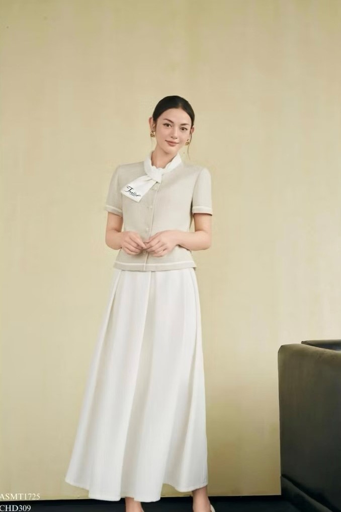 Áo be cộc tay cổ trắng Tiin