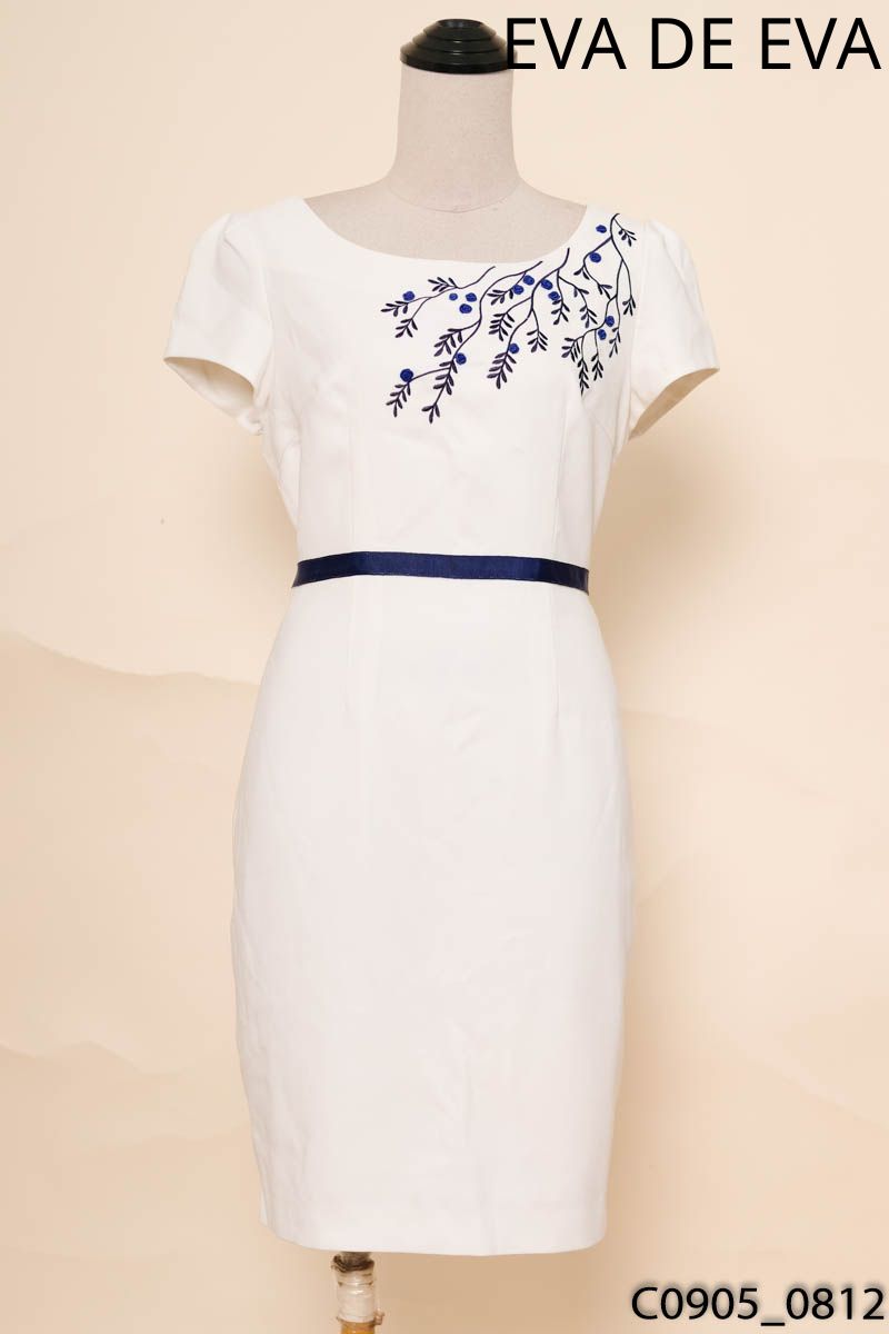 Đầm trắng cộc tay họa tiết hoa xanh Eva De Eva