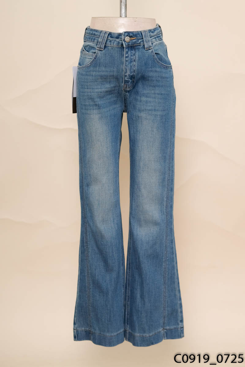 OUHN - Quần jeans xanh ống loe New Tags